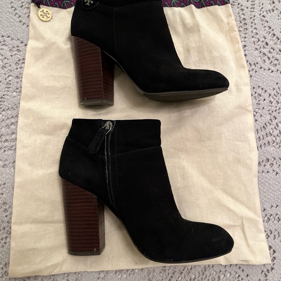 Tory Burch Fulton black suede ankle boots booties size 8 - Picture 4 of 13